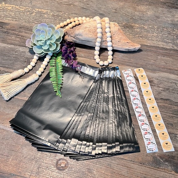 3/$20📦 20 - 6x9” Sm poly mailers in black with FREE stickers - Picture 1 of 6